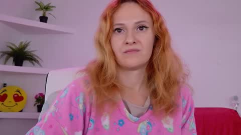 Snapshot of ladybigsmile chatting on September 21, 2025, 6:59 am Sima Ladybigsmile online show from September 21, 2025, 6:59 am