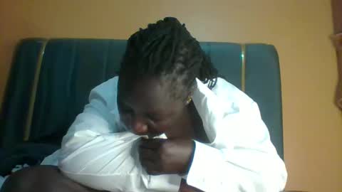 Snapshot of ladyblossoms19 chatting on September 28, 2025, 7:08 pm lindah32 online show from September 28, 2025, 7:08 pm