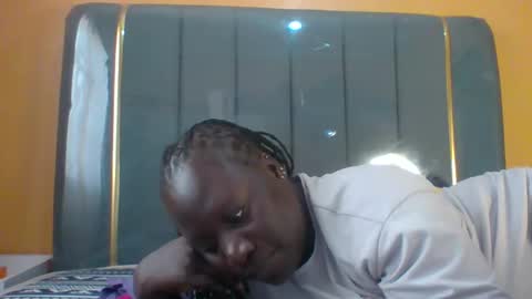 Snapshot of ladyblossoms19 chatting on October 1, 2025, 8:20 am lindah32 online show from October 1, 2025, 8:20 am