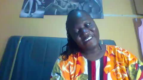 Snapshot of ladyblossoms19 chatting on October 4, 2025, 12:41 am lindah32 online show from October 4, 2025, 12:41 am