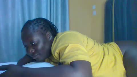 Snapshot of ladyblossoms19 chatting on October 7, 2025, 12:52 am lindah32 online show from October 7, 2025, 12:52 am