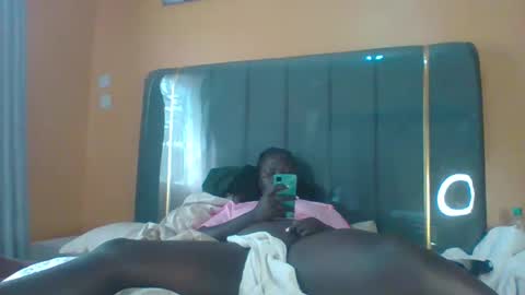 Snapshot of ladyblossoms19 chatting on November 11, 2025, 6:13 am lindah32 online show from November 11, 2025, 6:13 am