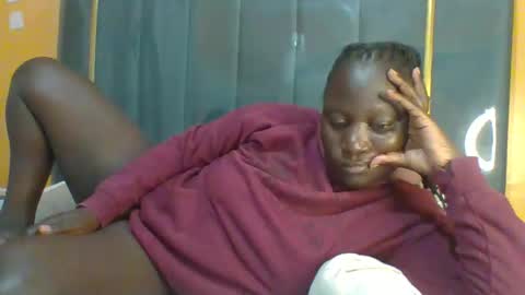 lindah32 online show from April 9, 2026, 12:43 am