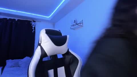  Lady  online show from December 22, 2024, 7:44 am