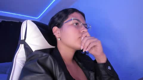  Lady  online show from January 26, 2025, 11:29 pm