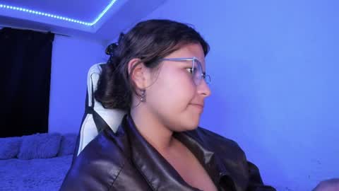  Lady  online show from April 1, 2026, 2:12 am