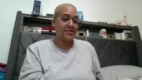 Snapshot of ladycinnabon chatting on April 24, 2026, 5:21 am Stephanie online show from April 24, 2026, 5:21 am