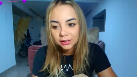 Snapshot of ladydi069 chatting on November 7, 2025, 8:31 pm Hello im lady nice to meet you online show from November 7, 2025, 8:31 pm