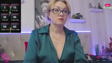  Lady Jeen    Back on Sunday 8th of December online show from October 12, 2025, 3:11 pm