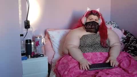 ladykitsunebig online show from May 24, 2026, 6:24 pm