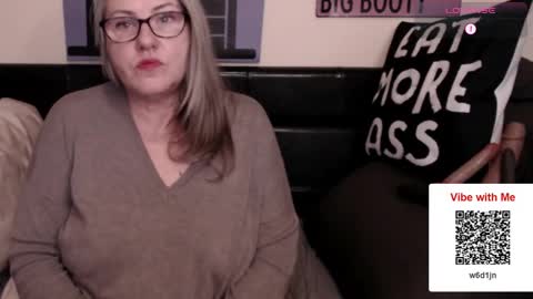 Snapshot of ladylanaxo chatting on November 9, 2025, 9:40 am Next Stream online show from November 9, 2025, 9:40 am