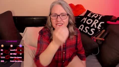 Snapshot of ladylanaxo chatting on February 11, 2026, 7:35 am Next Stream online show from February 11, 2026, 7:35 am