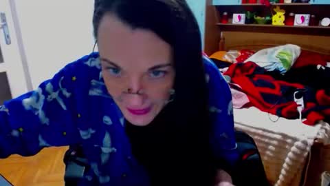 LadyLHoty online show from April 22, 2026, 9:49 pm