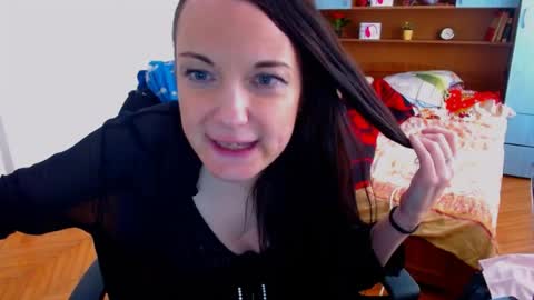 LadyLHoty online show from June 13, 2026, 1:20 pm