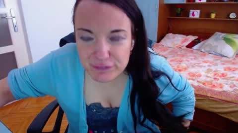 LadyLHoty online show from June 18, 2026, 12:20 pm