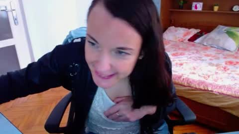 LadyLHoty online show from June 19, 2026, 4:44 pm