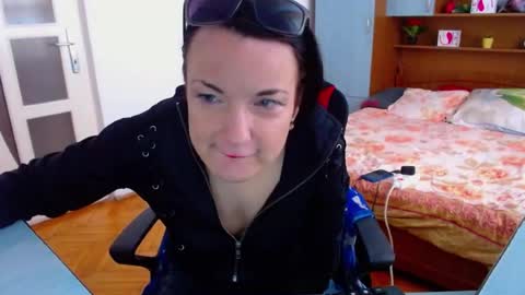 LadyLHoty online show from July 17, 2026, 9:49 am