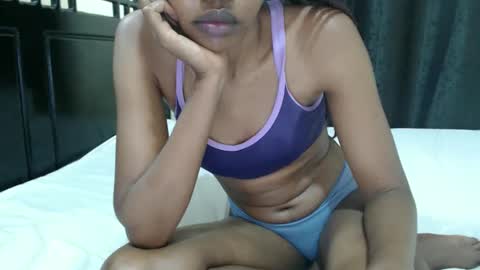 ladyqeeen online show from March 27, 2026, 6:41 am