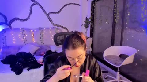 Lady  online show from November 1, 2025, 4:36 am