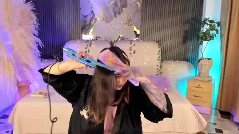 Lady  online show from April 18, 2026, 5:11 am