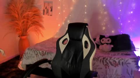 Lady  online show from May 11, 2026, 1:44 am