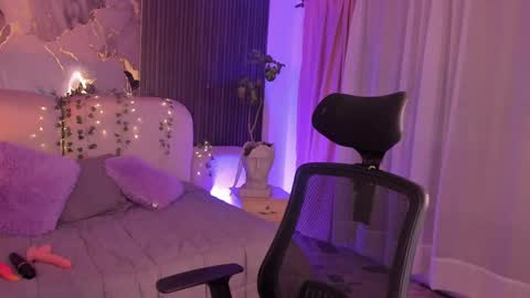 Lady  online show from May 29, 2026, 5:16 am