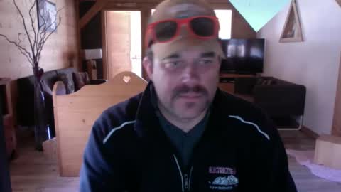 lafesse online show from March 10, 2025, 9:43 am