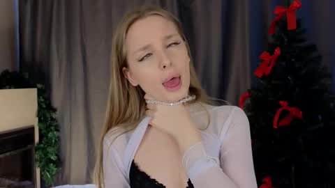 Lilia online show from December 5, 2025, 6:33 am