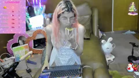 Skinnygirl online show from October 17, 2025, 1:20 am