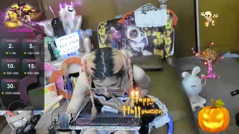 Skinnygirl online show from October 31, 2025, 6:42 pm