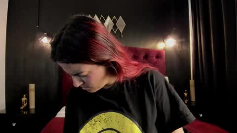 Laia  online show from October 5, 2025, 12:14 pm