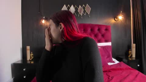 Laia  online show from November 27, 2025, 12:18 pm