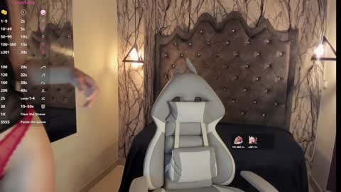 Laia online show from January 3, 2025, 6:24 pm