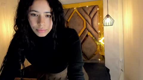 Laia online show from January 7, 2025, 6:35 pm