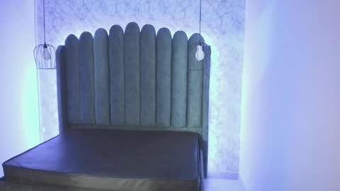 Laia online show from March 8, 2025, 12:09 pm