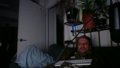 Snapshot of laidback_and_chill chatting on December 2, 2024, 12:09 am Rick online show from December 2, 2024, 12:09 am
