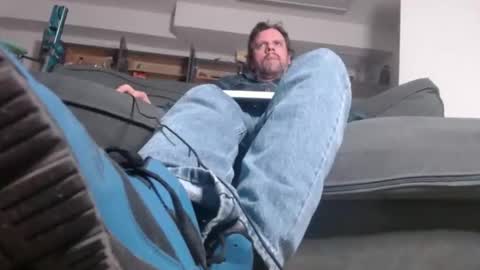 Snapshot of laidback_and_chill chatting on November 19, 2025, 5:51 am Rick online show from November 19, 2025, 5:51 am