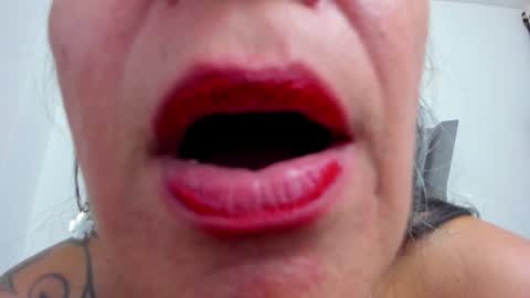 Snapshot of lailacastillomilf chatting on January 16, 2025, 1:36 pm Lailacastillo online show from January 16, 2025, 1:36 pm