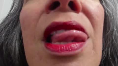 Snapshot of lailacastillomilf chatting on February 11, 2025, 11:10 am Lailacastillo online show from February 11, 2025, 11:10 am