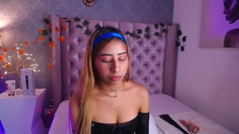 Laila Stilwills online show from November 5, 2025, 1:38 am