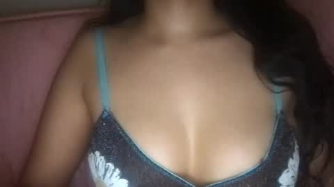 Snapshot of lailayousef chatting on January 5, 2025, 9:48 am Laila Yousef online show from January 5, 2025, 9:48 am