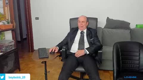 lajose52 online show from July 11, 2026, 7:16 pm