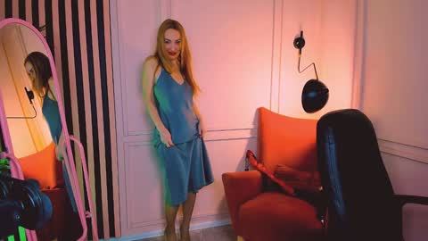 Snapshot of lakshmi_lotus chatting on February 5, 2025, 5:31 pm Lakshmi a online show from February 5, 2025, 5:31 pm