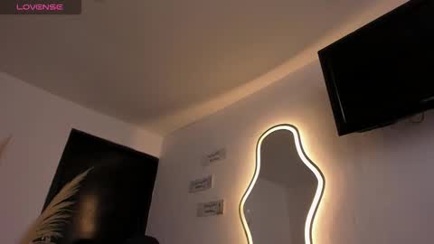 lakshmi_rai online show from March 17, 2026, 7:39 pm