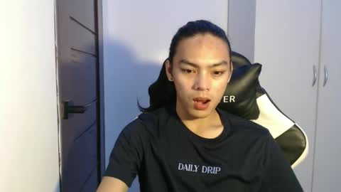 lalakinghugecock_2 online show from November 5, 2025, 7:25 pm