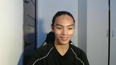 lalakinghugecock_2 online show from November 17, 2025, 7:52 pm