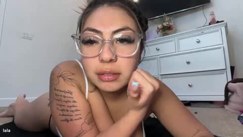 Snapshot of lalaxxo chatting on May 19, 2026, 3:24 am lalaxxo online show from May 19, 2026, 3:24 am