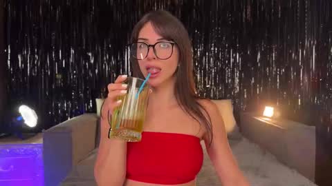 Ellina online show from October 25, 2025, 7:30 pm