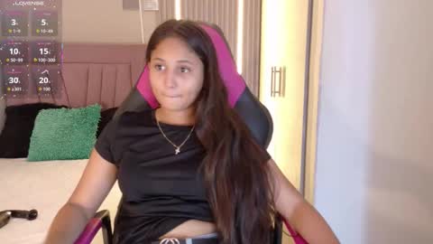 Laura online show from November 8, 2025, 12:27 pm