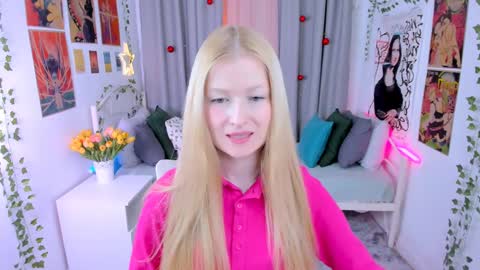 Snapshot of laly_peach chatting on December 13, 2024, 11:13 am Laly online show from December 13, 2024, 11:13 am